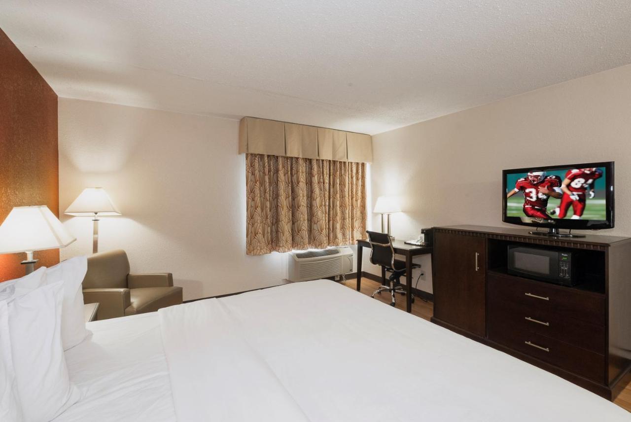 Red Roof Inn & Suites Mt Holly - Mcguire Afb Westampton Kültér fotó
