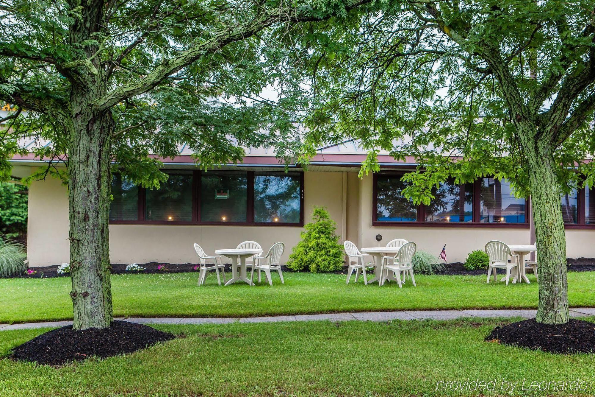 Red Roof Inn & Suites Mt Holly - Mcguire Afb Westampton Kültér fotó