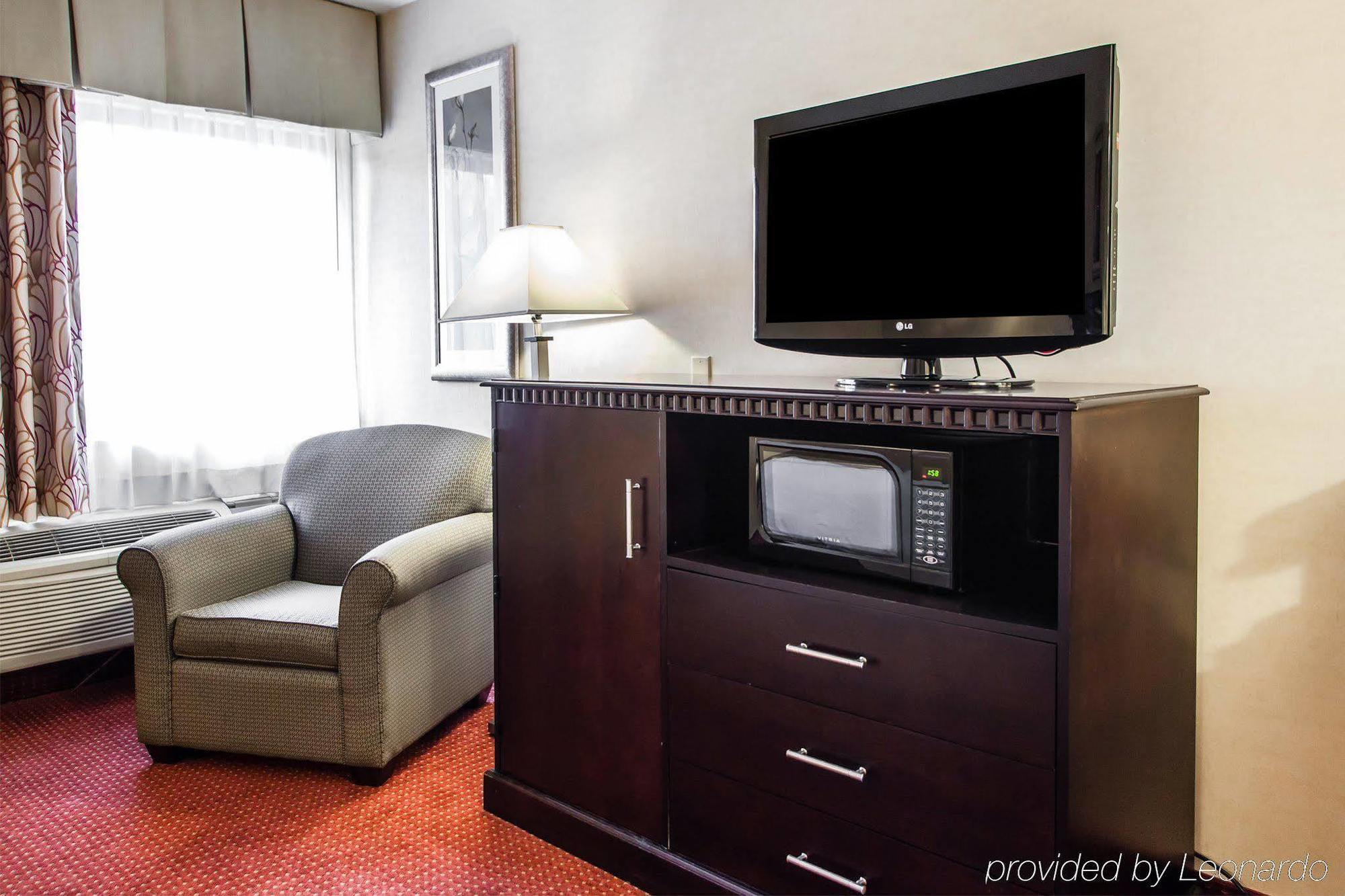 Red Roof Inn & Suites Mt Holly - Mcguire Afb Westampton Kültér fotó