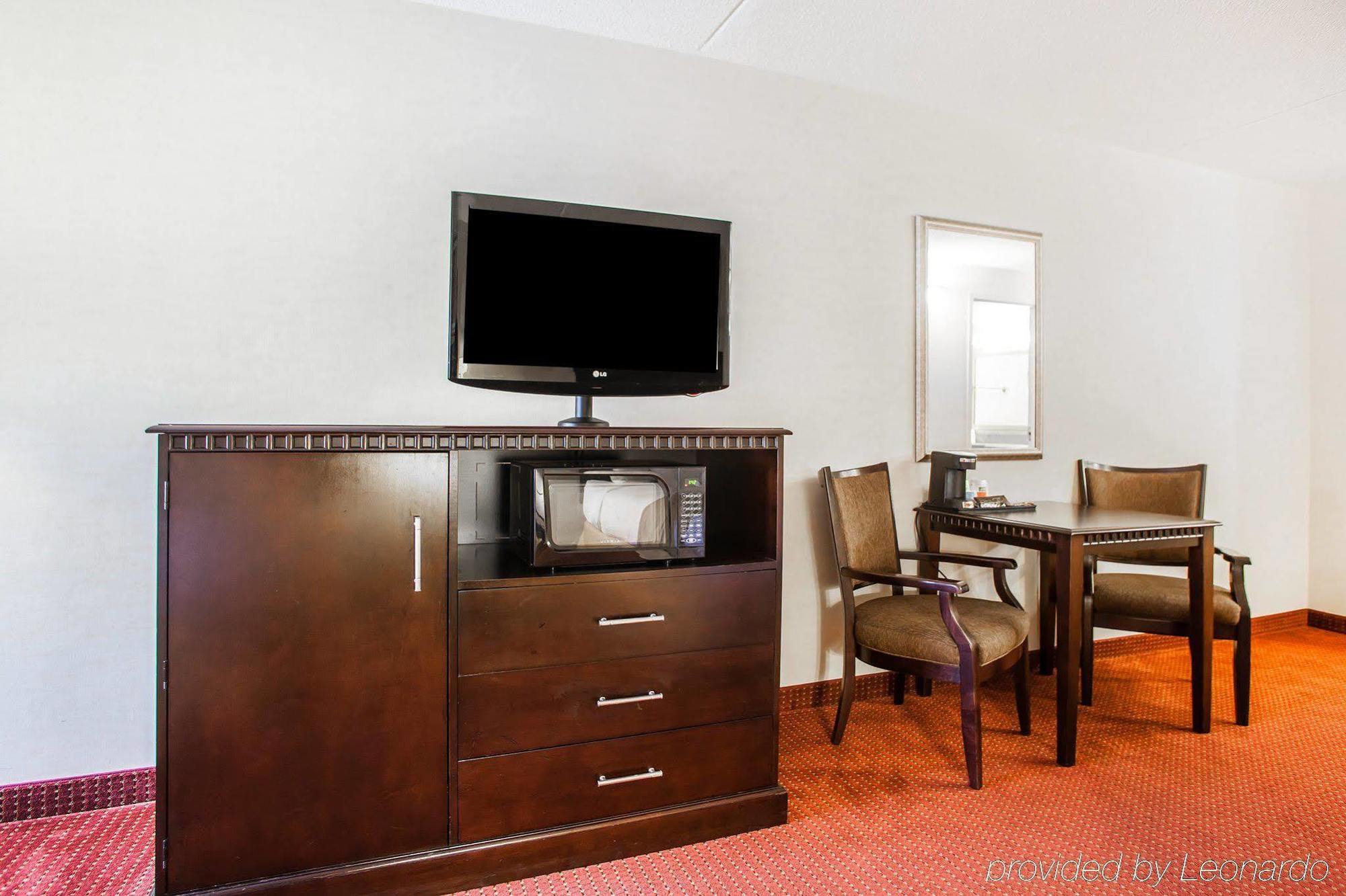 Red Roof Inn & Suites Mt Holly - Mcguire Afb Westampton Kültér fotó